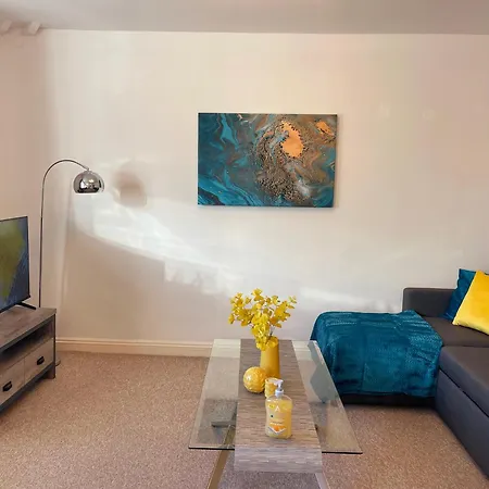 Elegant Serviced Apartment With Parking In Oxford Exterior photo
