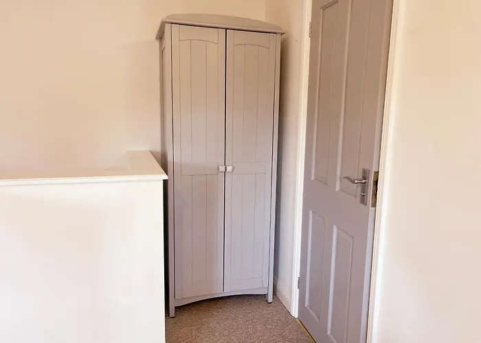 Elegant Serviced Apartment With Parking In Oxford