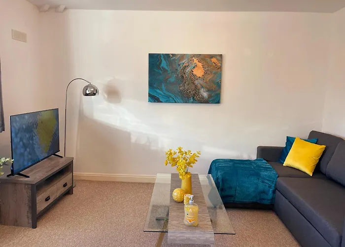 Elegant Serviced Apartment With Parking In Oxford
