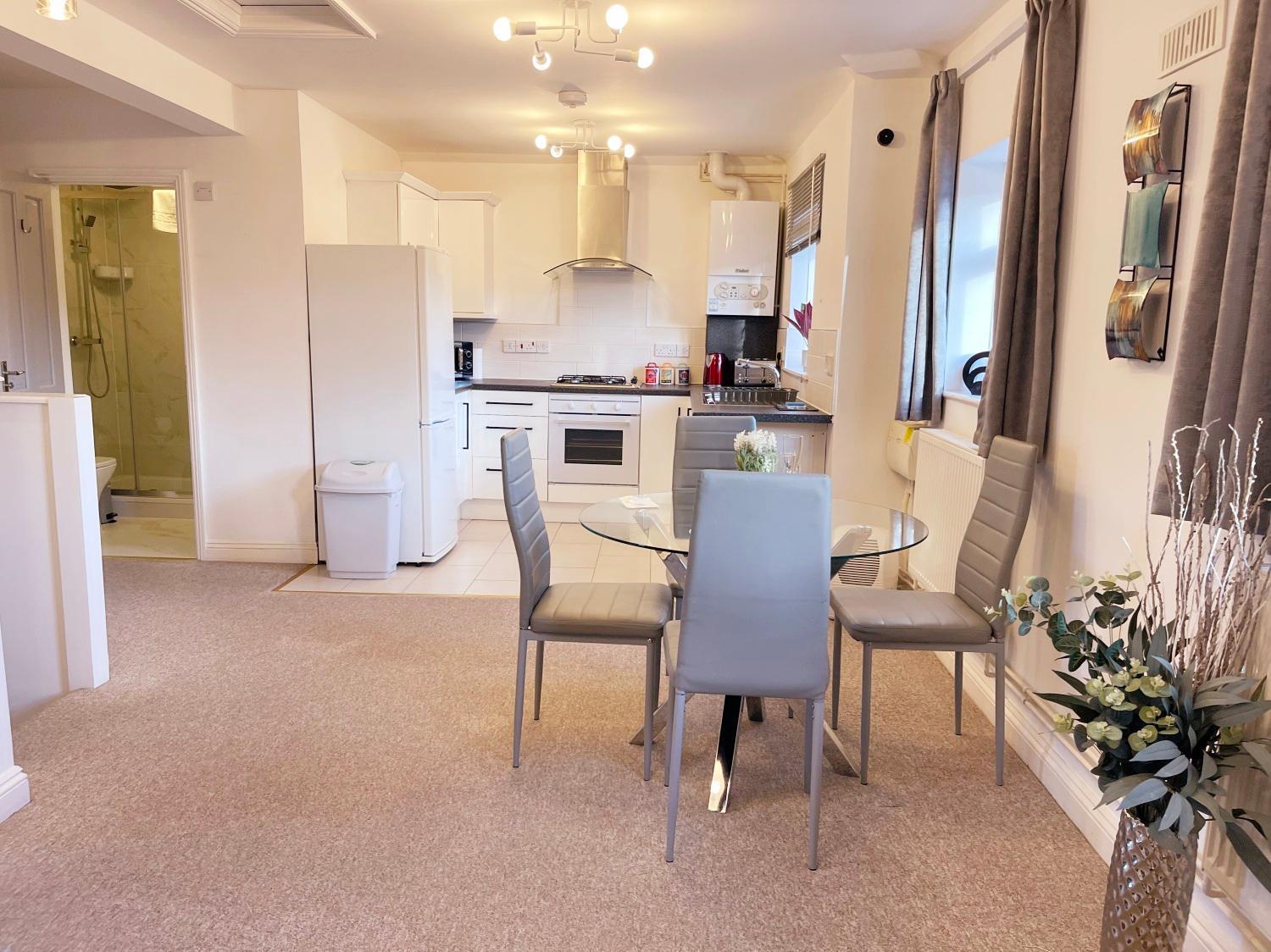 Elegant Serviced With Parking In * Oxford