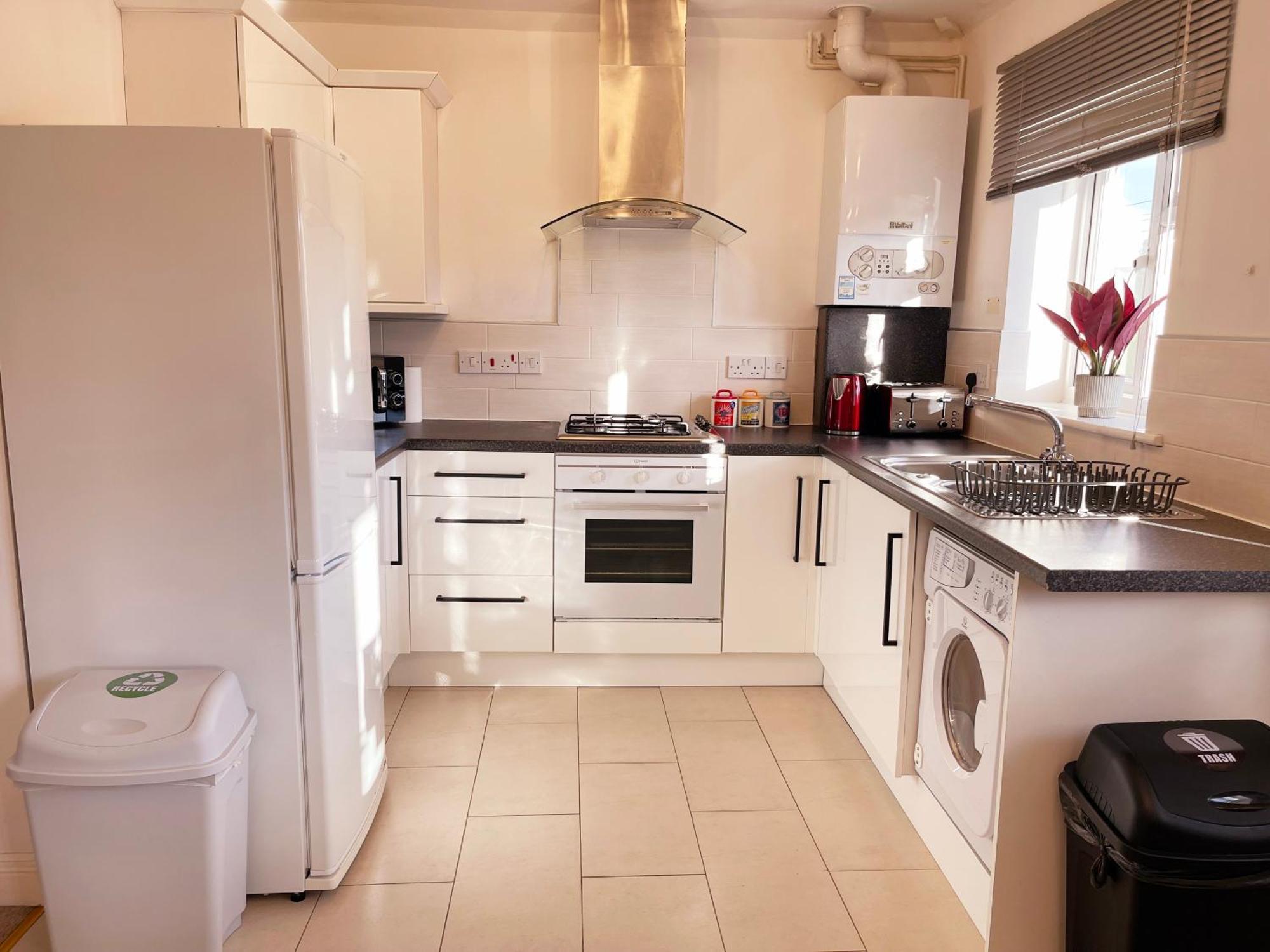 Elegant Serviced With Parking In Apartment Oxford