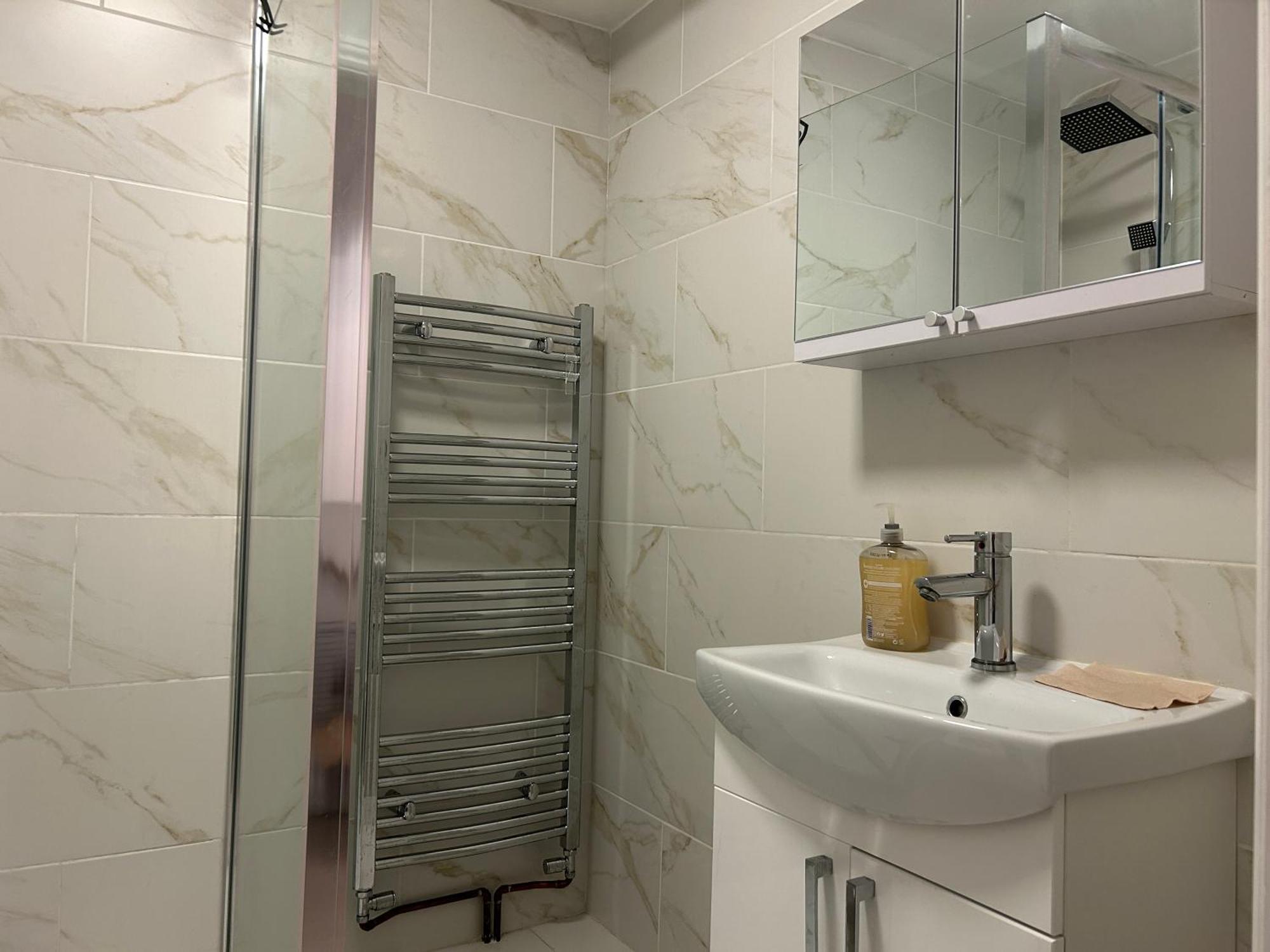 Apartment Elegant Serviced With Parking In Oxford