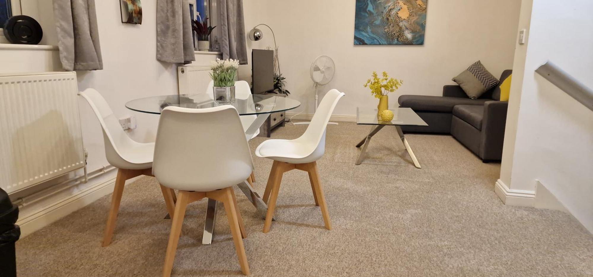 Elegant Serviced With Parking In Oxford